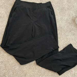 Athleta Women’s Black jogger workout pants w/ pockets 12 TALL 🖤